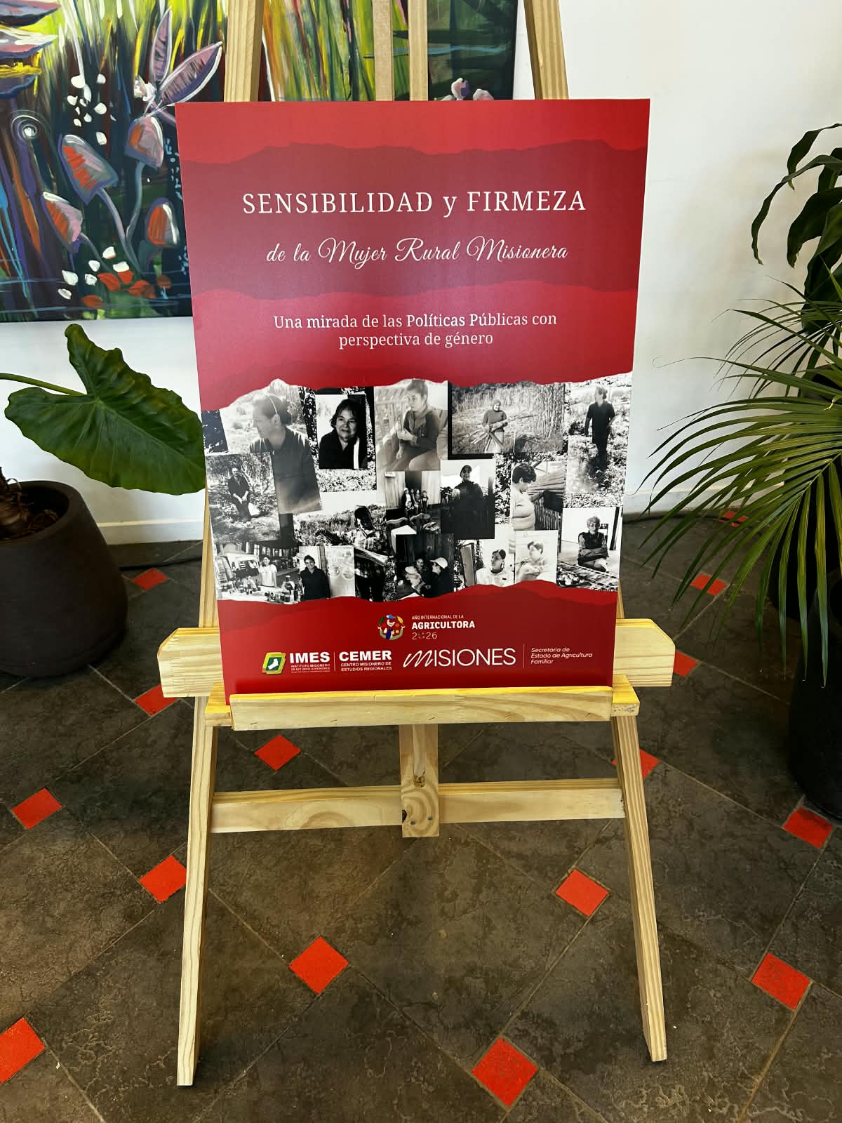 Imagen de galer&iacute;a de El CEMER acompañó el homenaje a la Mujer Rural Misionera con la presentación del Libro "Sensibilidad y Firmeza de la Mujer Rural Misionera"